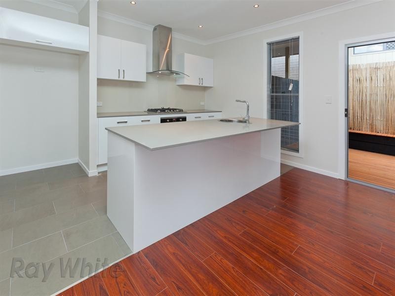 18 Hopman Way, Springfield Lakes QLD 4300