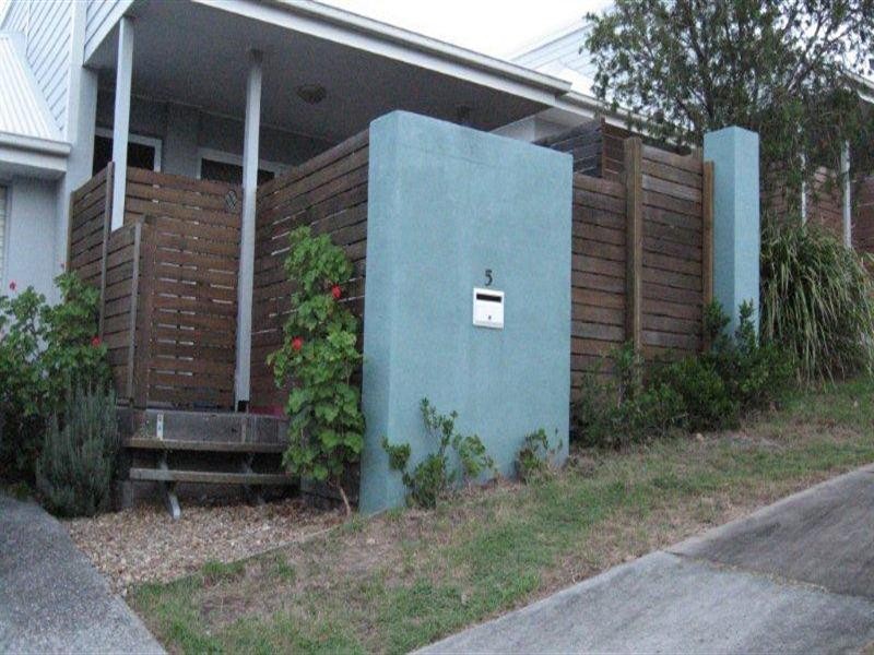 5 Skyline Avenue, Springfield Lakes QLD 4300