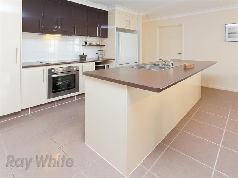 6 Cottonwood Crescent, Springfield Lakes QLD 4300