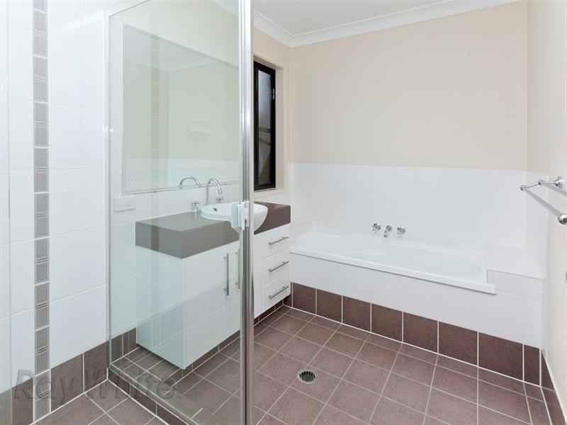 6 Cottonwood Crescent, Springfield Lakes QLD 4300