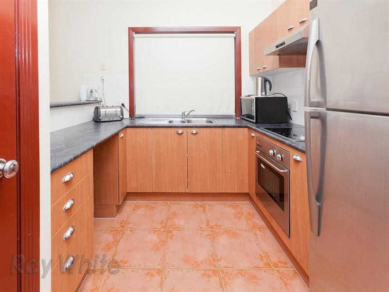 33 Creekside Drive, Springfield Lakes QLD 4300