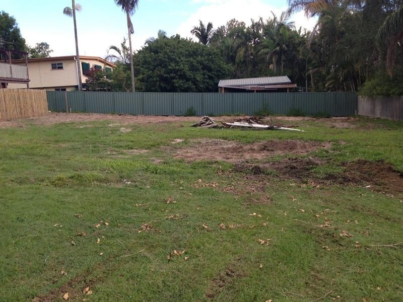 On Dwyer Street, Camira QLD 4300