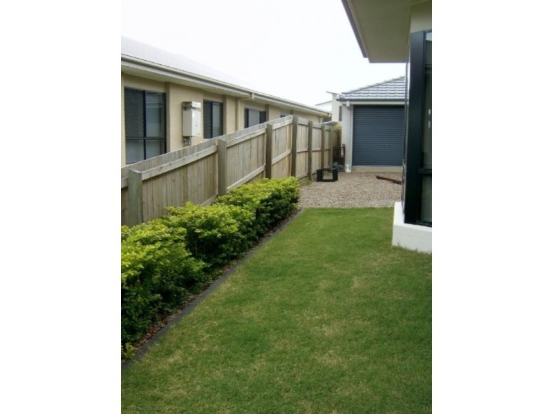 264 Lakeside Avenue, Springfield Lakes QLD 4300