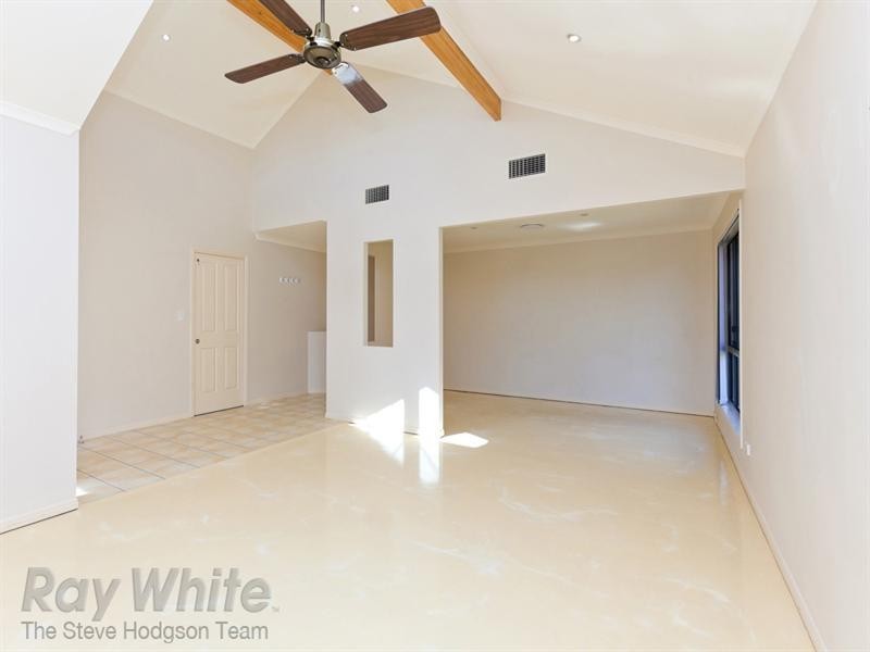 4 Dew Close, Springfield Lakes QLD 4300