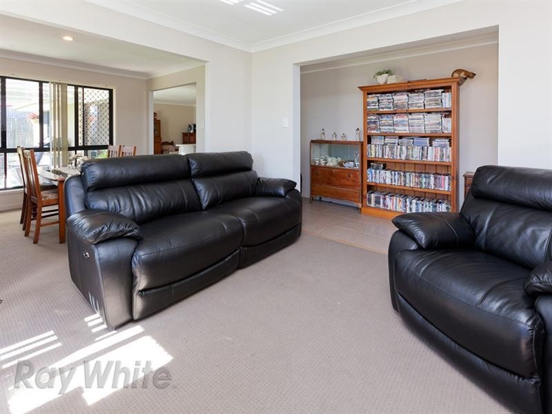 22 Brushwood Circuit, Forest Lake QLD 4078