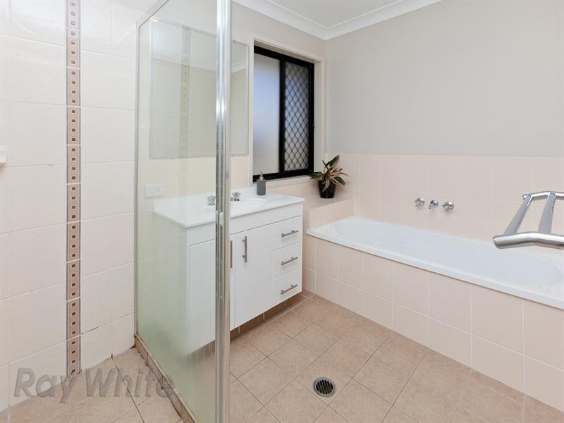 22 Brushwood Circuit, Forest Lake QLD 4078
