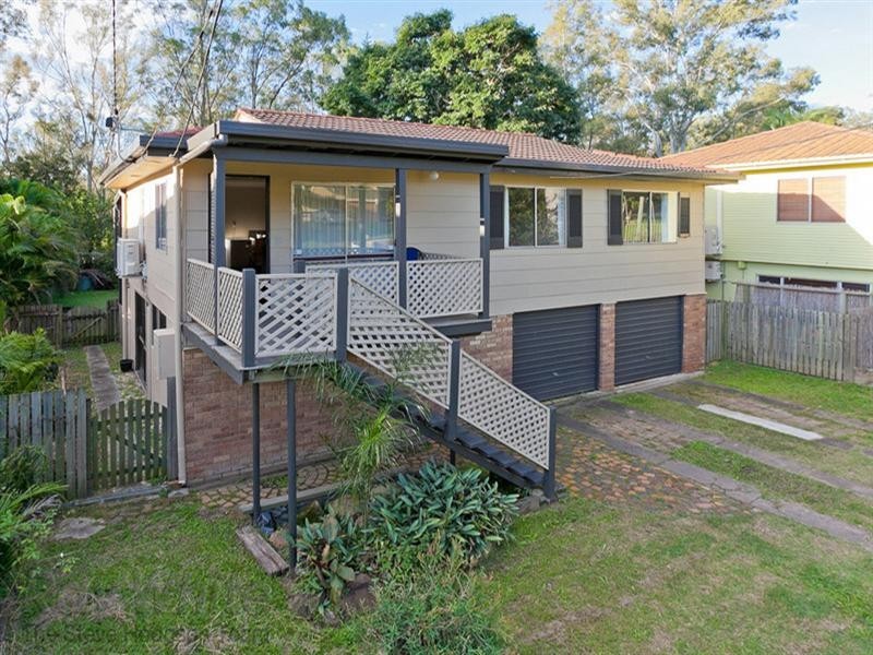 On Iris Street, Gailes QLD 4300