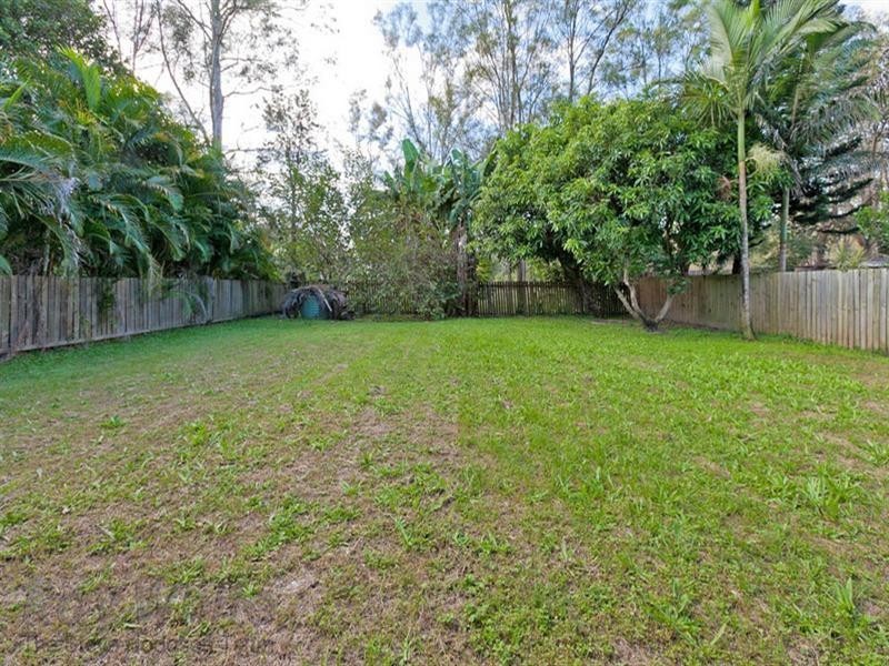 On Iris Street, Gailes QLD 4300