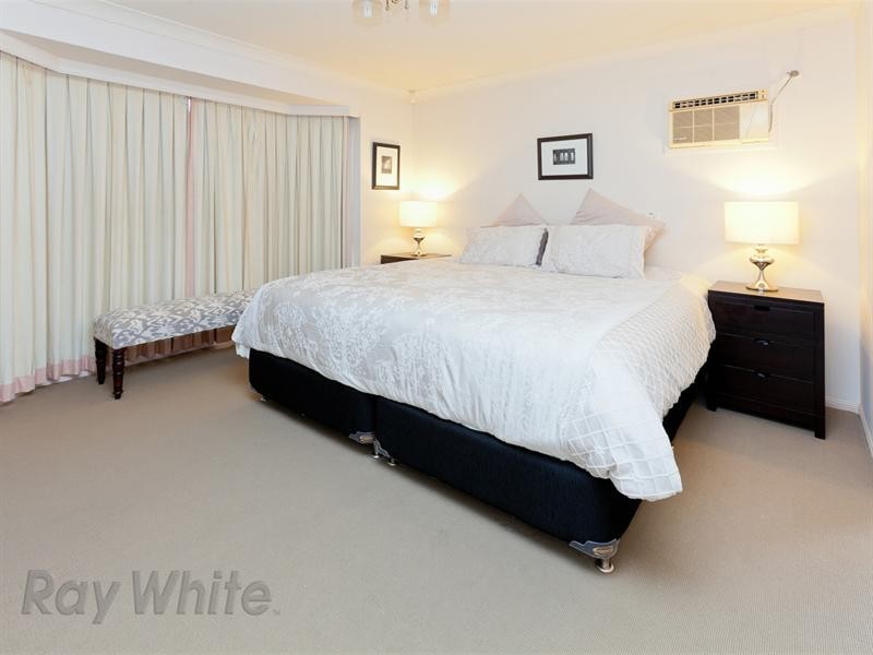 15 Streamview Crescent, Springfield QLD 4300