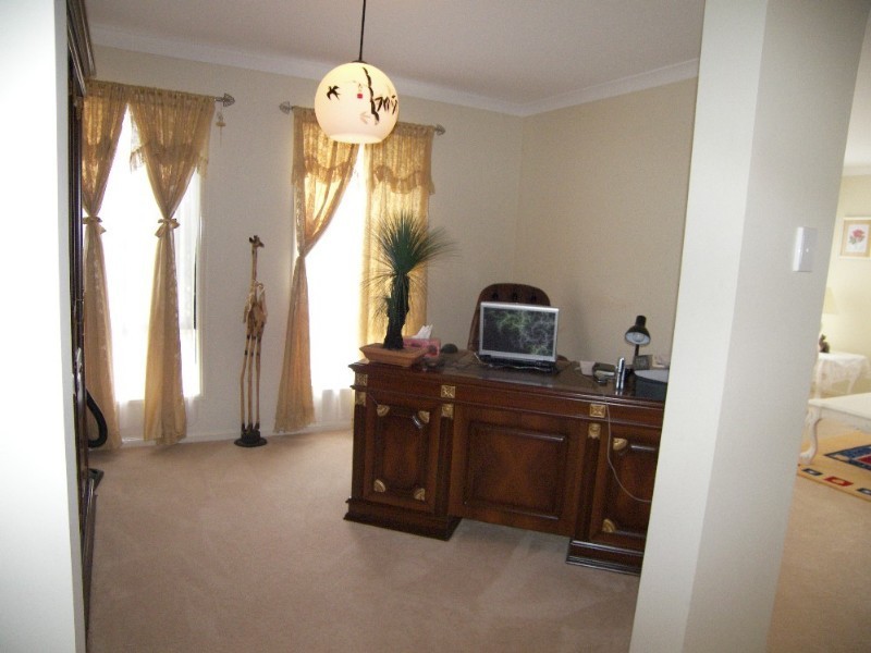 189 Lakeside Avenue, Springfield Lakes QLD 4300
