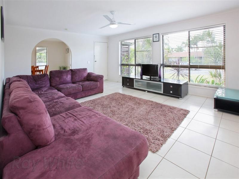 On Lambrook Court, Camira QLD 4300