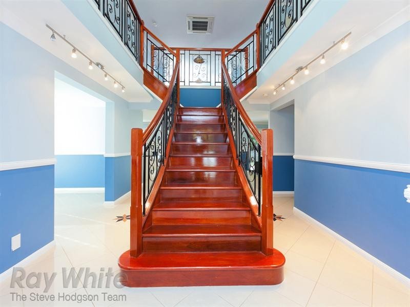 10 Burlington Terrace, Springfield Lakes QLD 4300