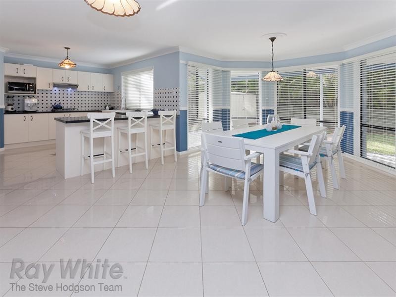 10 Burlington Terrace, Springfield Lakes QLD 4300