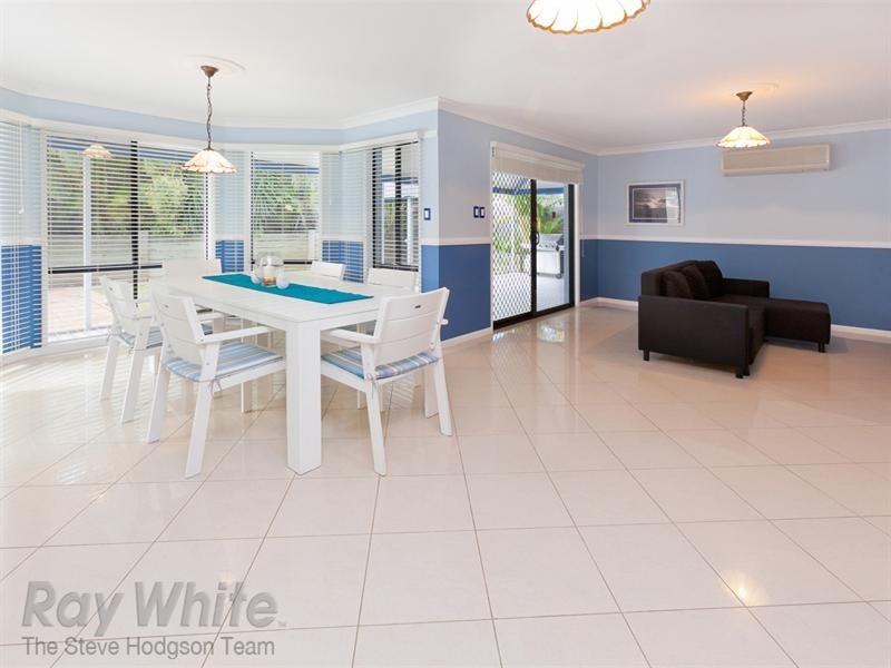 10 Burlington Terrace, Springfield Lakes QLD 4300