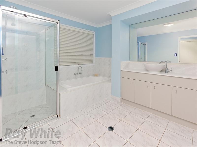 10 Burlington Terrace, Springfield Lakes QLD 4300