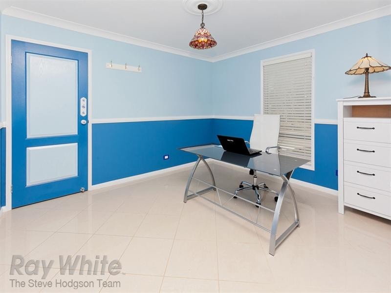 10 Burlington Terrace, Springfield Lakes QLD 4300