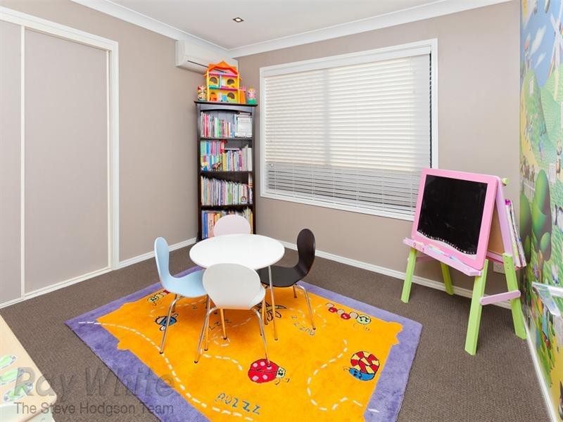 24 Canterbury Bells Circuit, Springfield Lakes QLD 4300