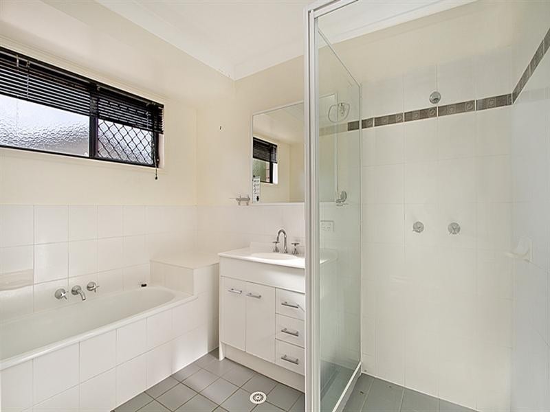 3 Mistletoe Court, Camira QLD 4300