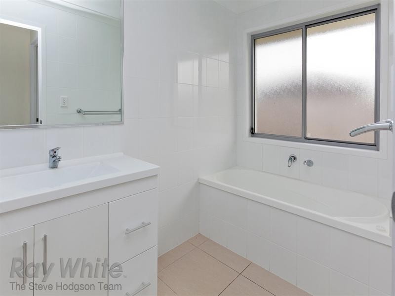 1 Trinity Crescent, Augustine Heights QLD 4300