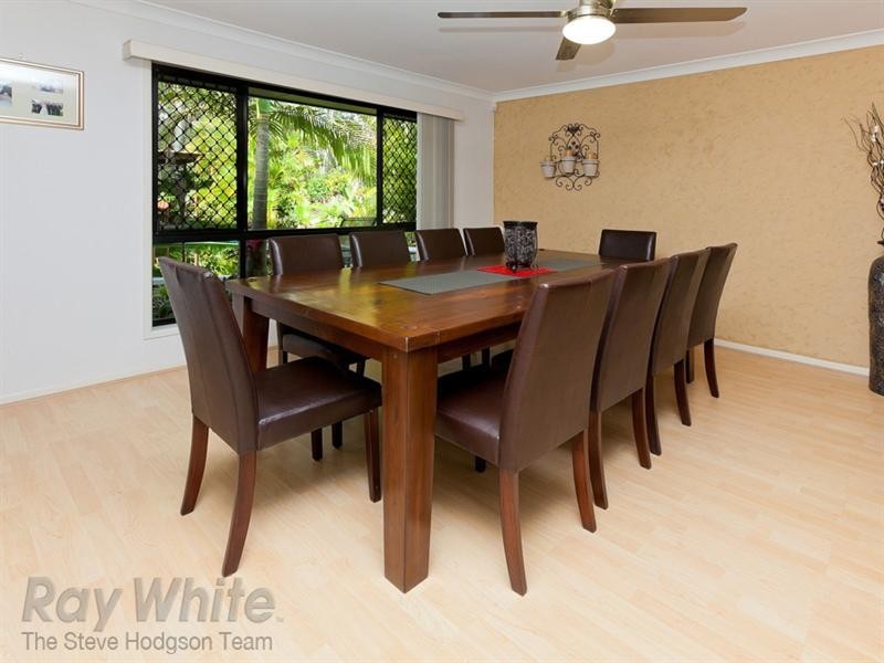 8 St John Place, Springfield Lakes QLD 4300