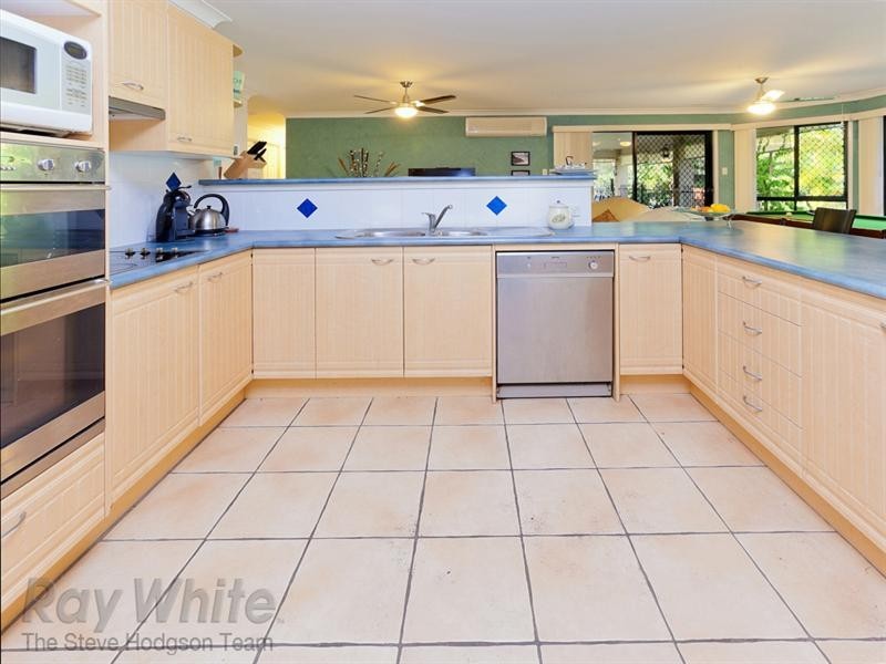 8 St John Place, Springfield Lakes QLD 4300