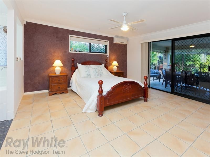8 St John Place, Springfield Lakes QLD 4300