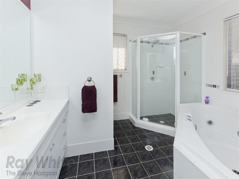 8 St John Place, Springfield Lakes QLD 4300