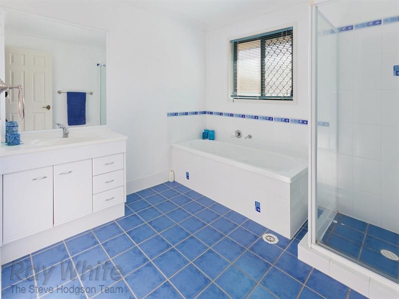 8 St John Place, Springfield Lakes QLD 4300