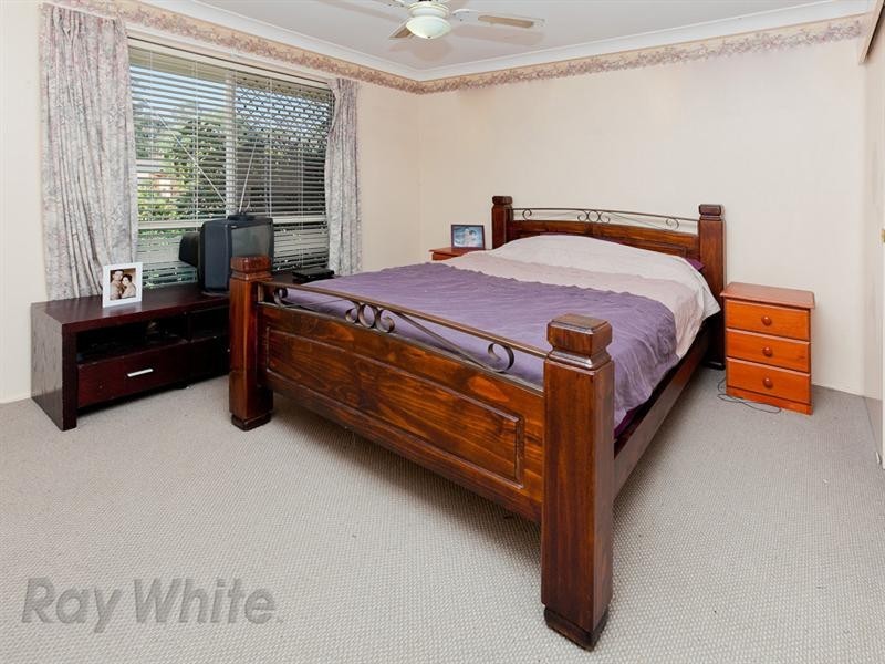 1 Mistletoe Court, Camira QLD 4300