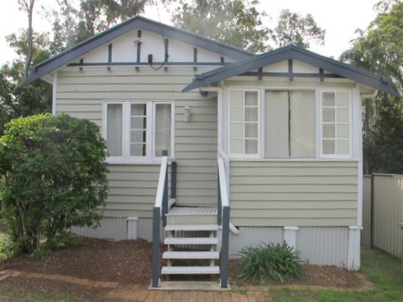 On Addison Road, Camira QLD 4300