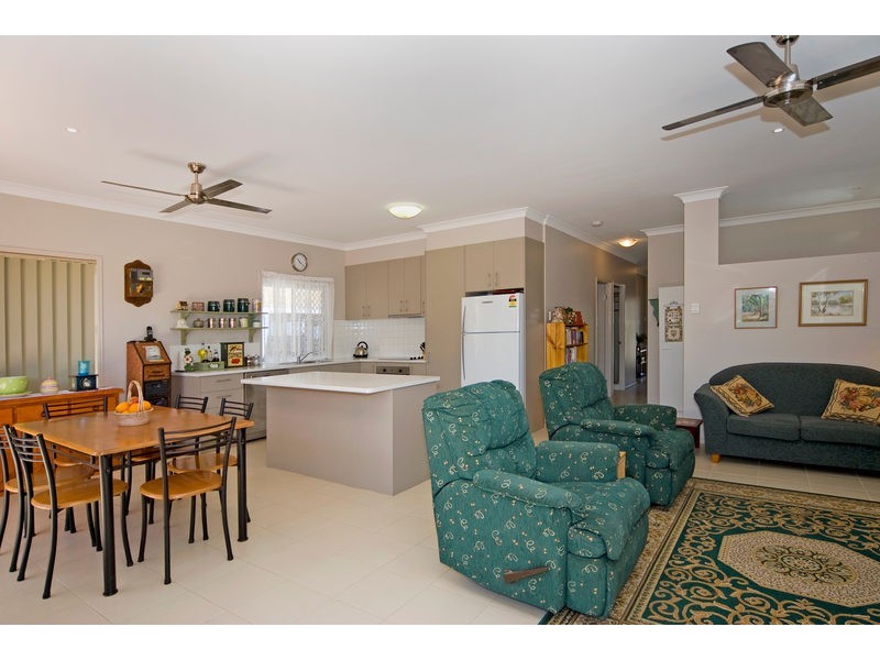 8 Freesia Close, Springfield Lakes QLD 4300