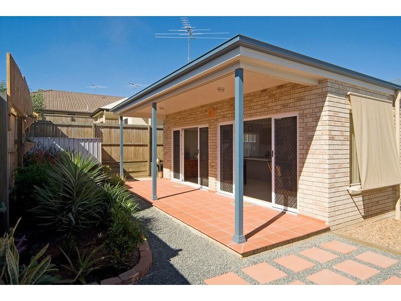 8 Freesia Close, Springfield Lakes QLD 4300