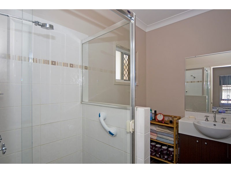 8 Freesia Close, Springfield Lakes QLD 4300