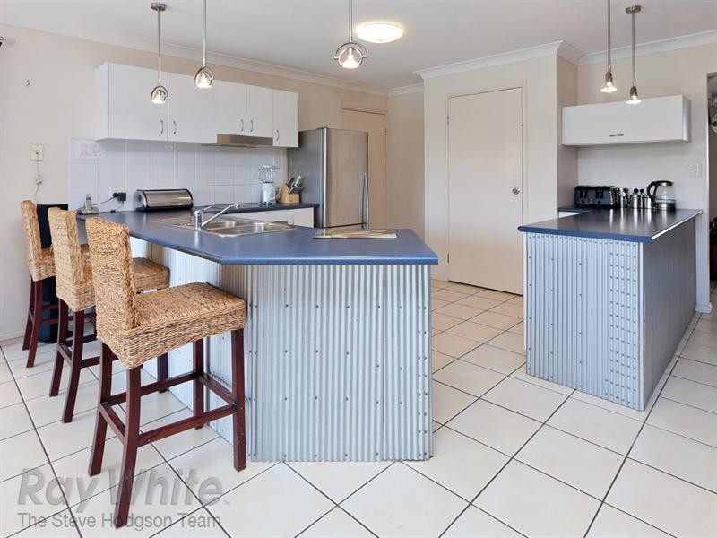 34 Vanessa Court, Camira QLD 4300