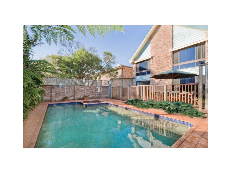 52 Playfair Road, North Curl Curl NSW 2099