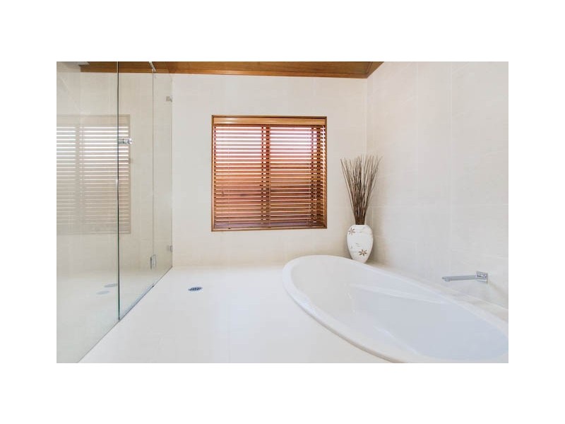 52 Playfair Road, North Curl Curl NSW 2099