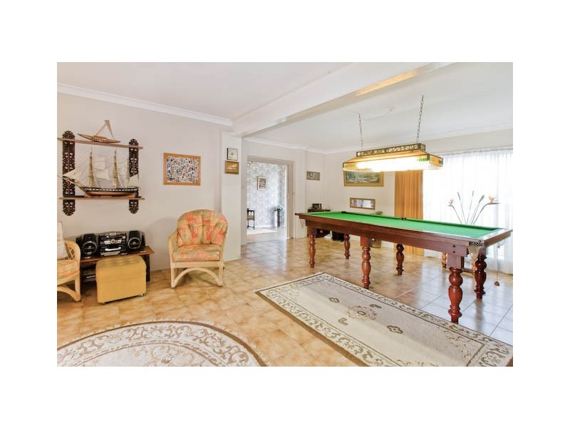 27 Bennett Street, Curl Curl NSW 2096