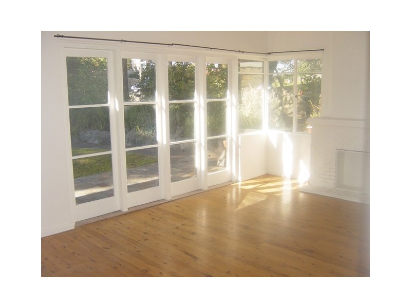 37 Jocelyn Street, North Curl Curl NSW 2099