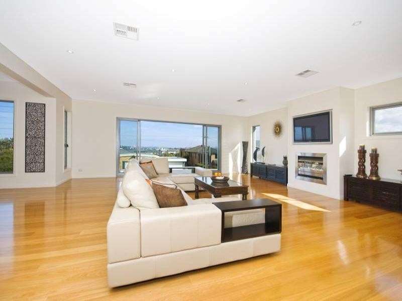 18 Headland Road, North Curl Curl NSW 2099