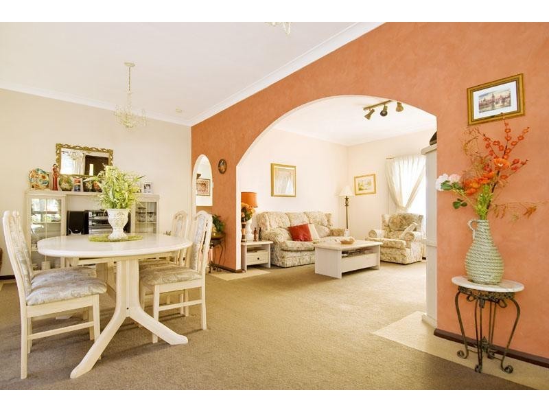 31 Griffin Road, North Curl Curl NSW 2099