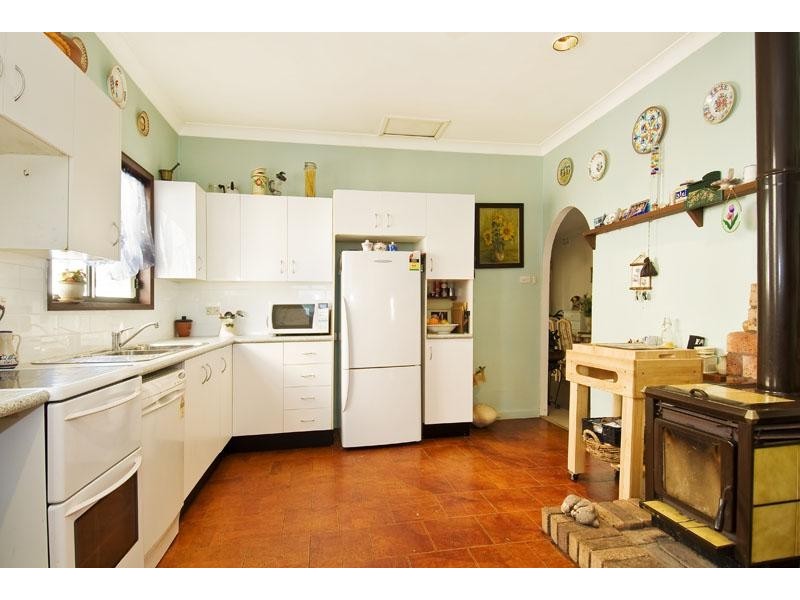 31 Griffin Road, North Curl Curl NSW 2099