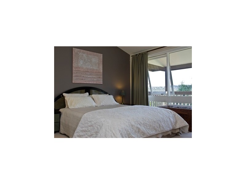 32 Kirkstone Road, Wheeler Heights NSW 2097