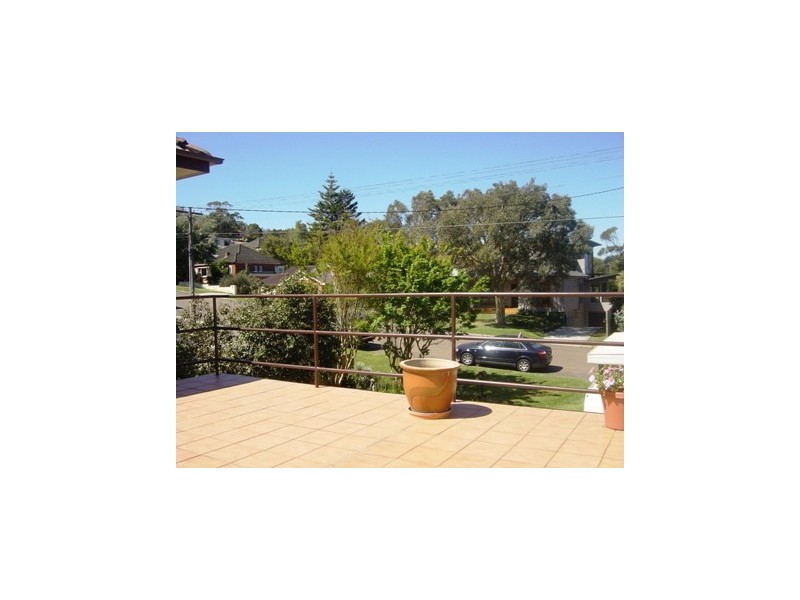 18 Playfair Road, North Curl Curl NSW 2099