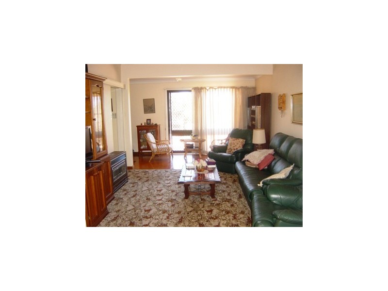 18 Playfair Road, North Curl Curl NSW 2099