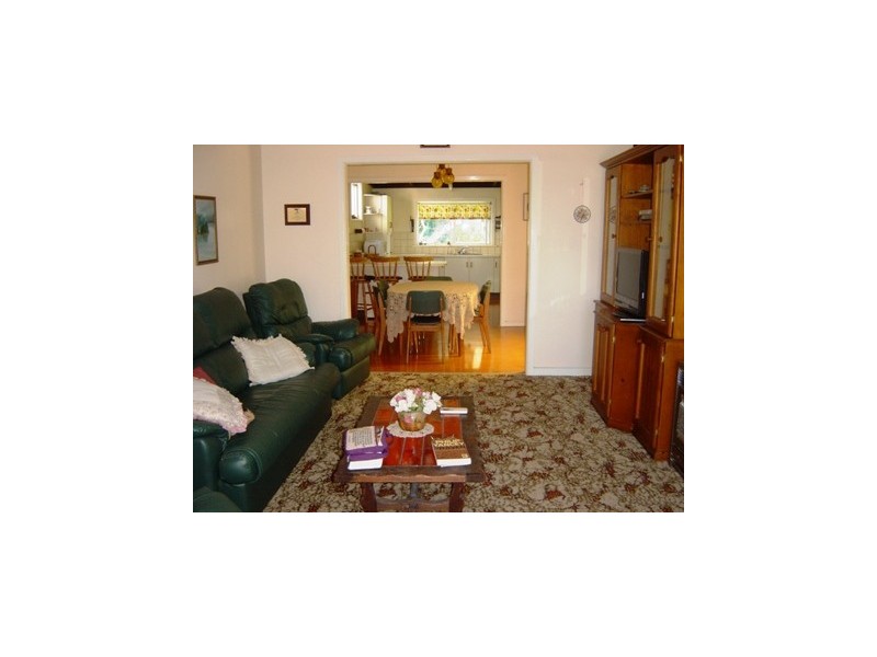 18 Playfair Road, North Curl Curl NSW 2099