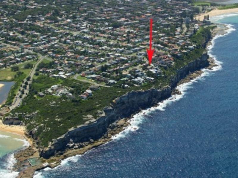 6 Phyllis Lane, North Curl Curl NSW 2099