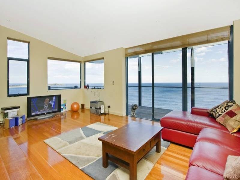 6 Phyllis Lane, North Curl Curl NSW 2099