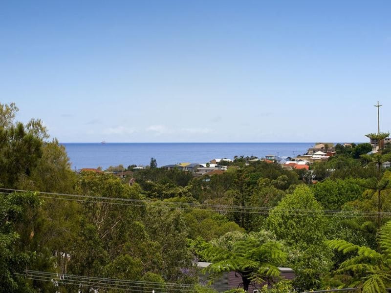 4 Jocelyn Street, North Curl Curl NSW 2099