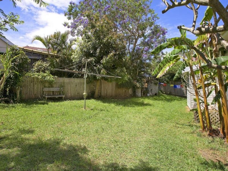 4 Jocelyn Street, North Curl Curl NSW 2099