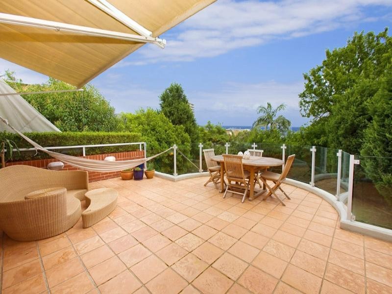 2/11 Clifford Avenue, Fairlight NSW 2094